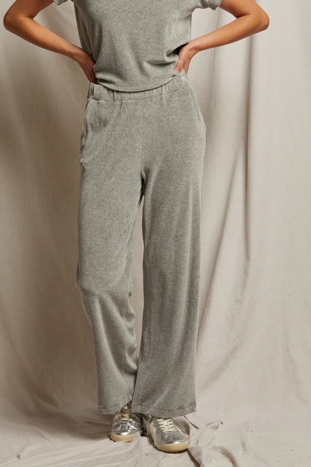 Perfect White Tee Holly Velour Wide Leg Sweatpant