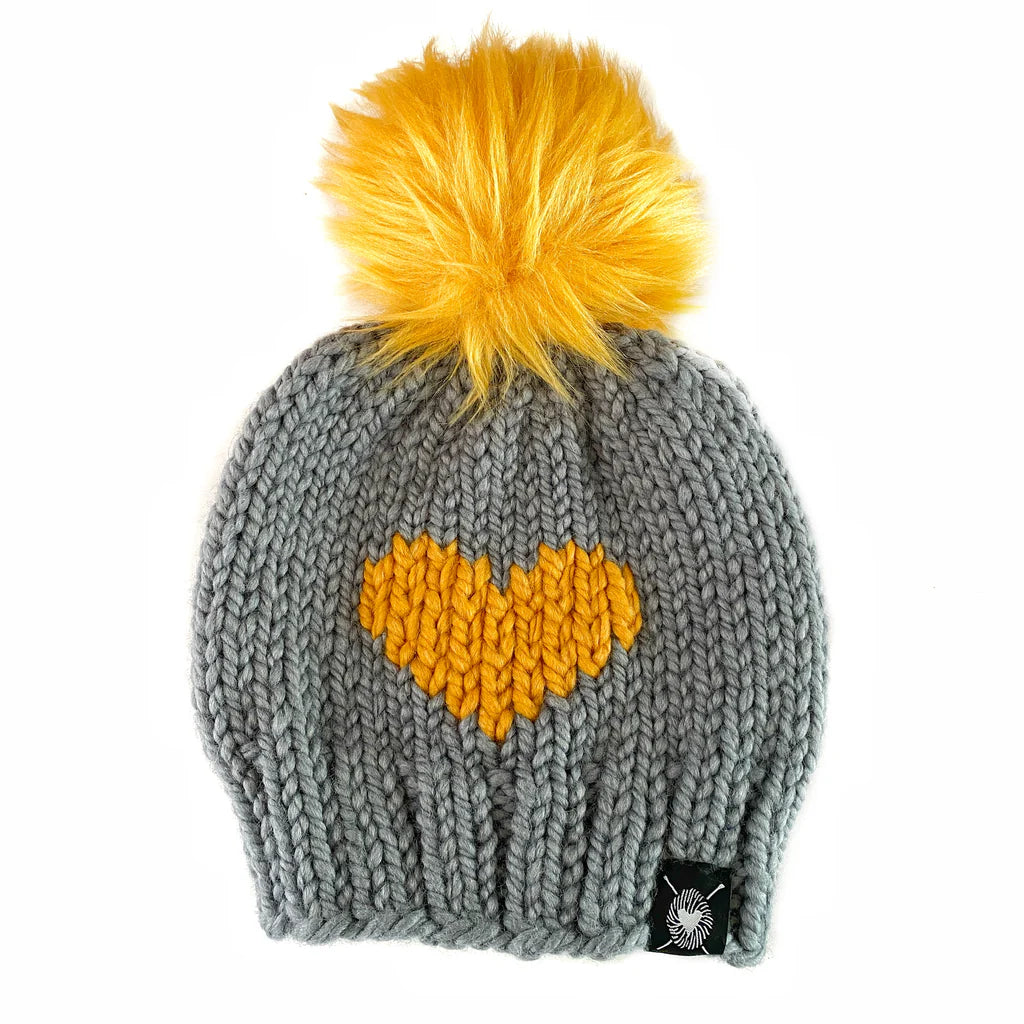 Nickichicki Zero Waste: Big Heart Pom-Pom Beanie Grey + Yellow