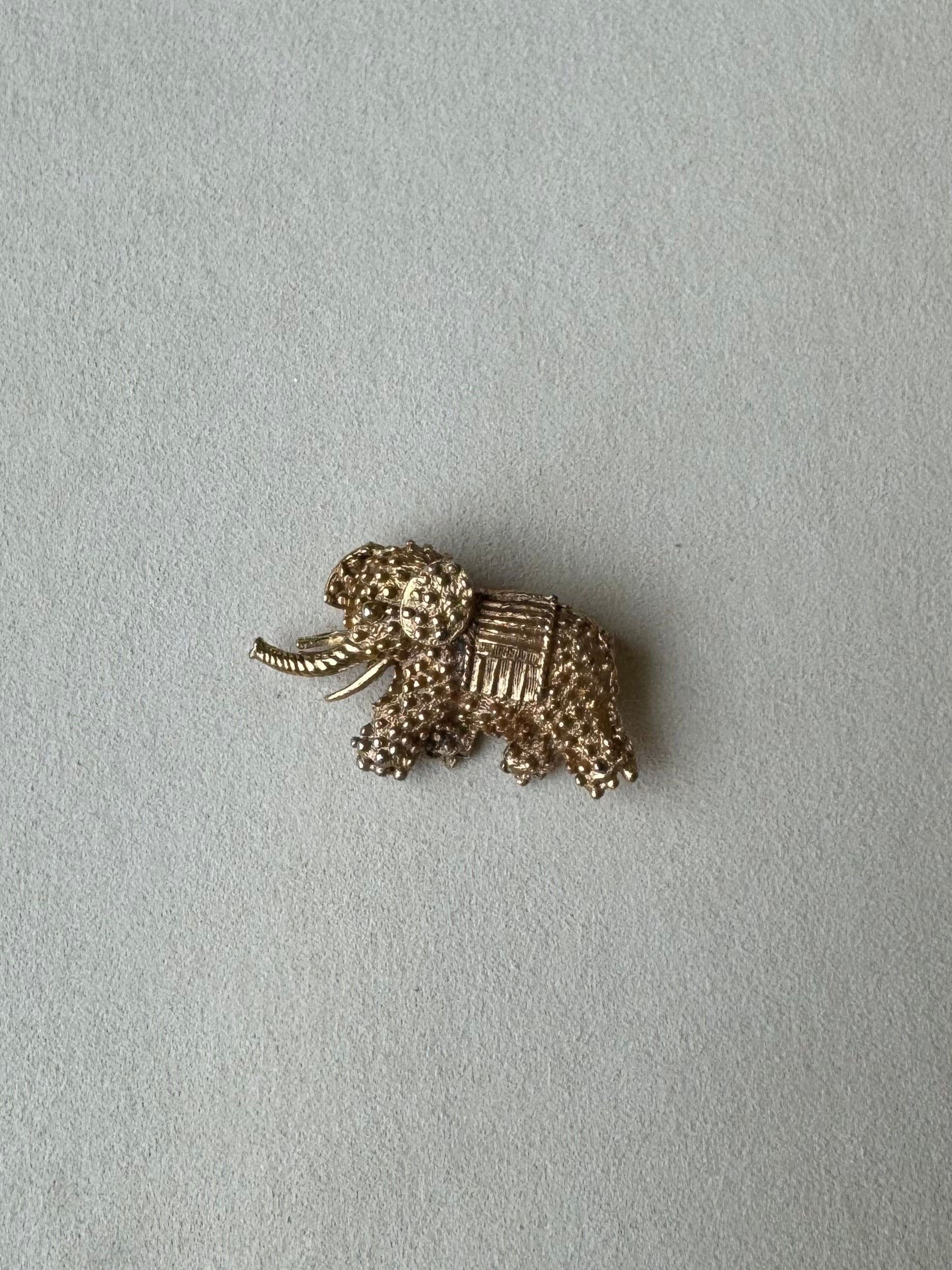 Paris Flea Market #19 Gold Elephant Pin