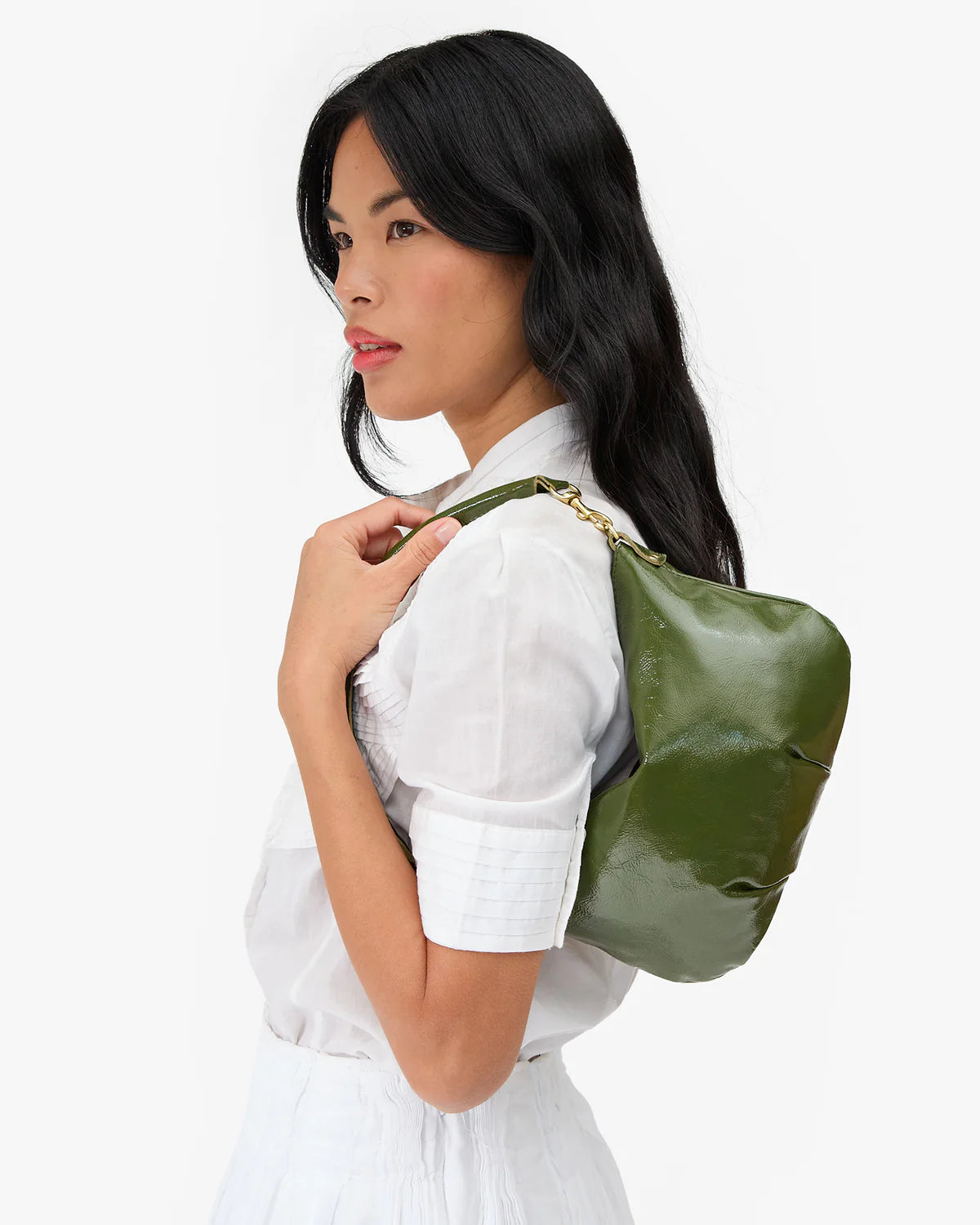 Clare V. Petit Moyen Messenger Crinkle Patent CVH1001048