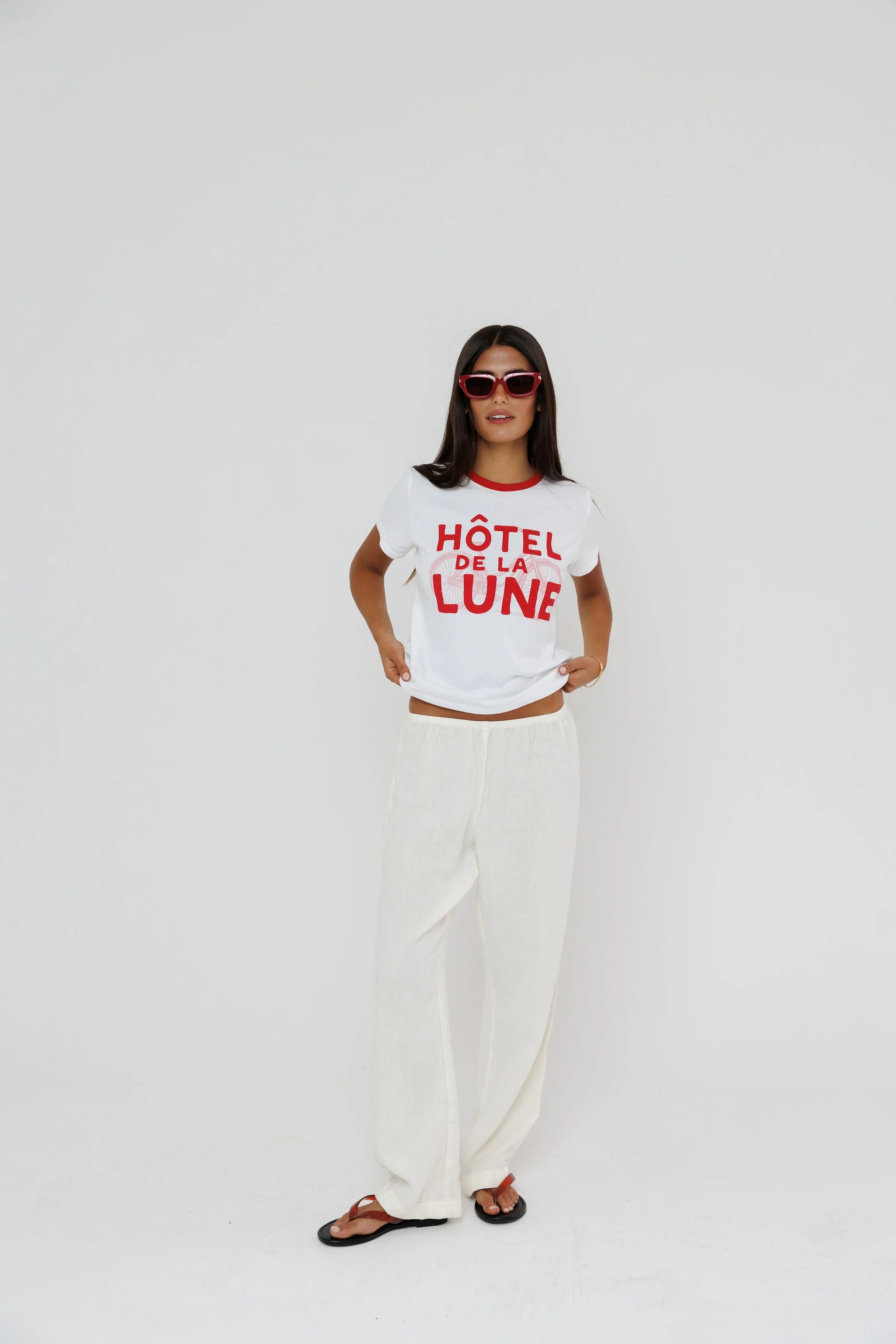 Sunny Somewhere Hotel De La Lune