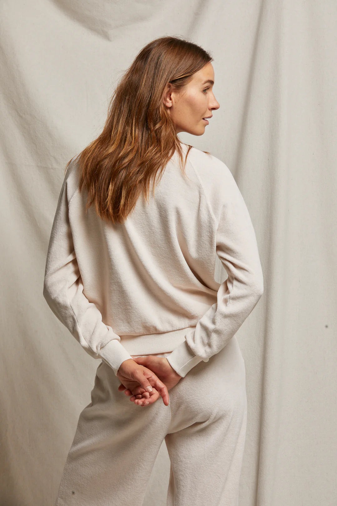 Perfect White Tee Stella Velour Shrunken Raglan Sweatshirt