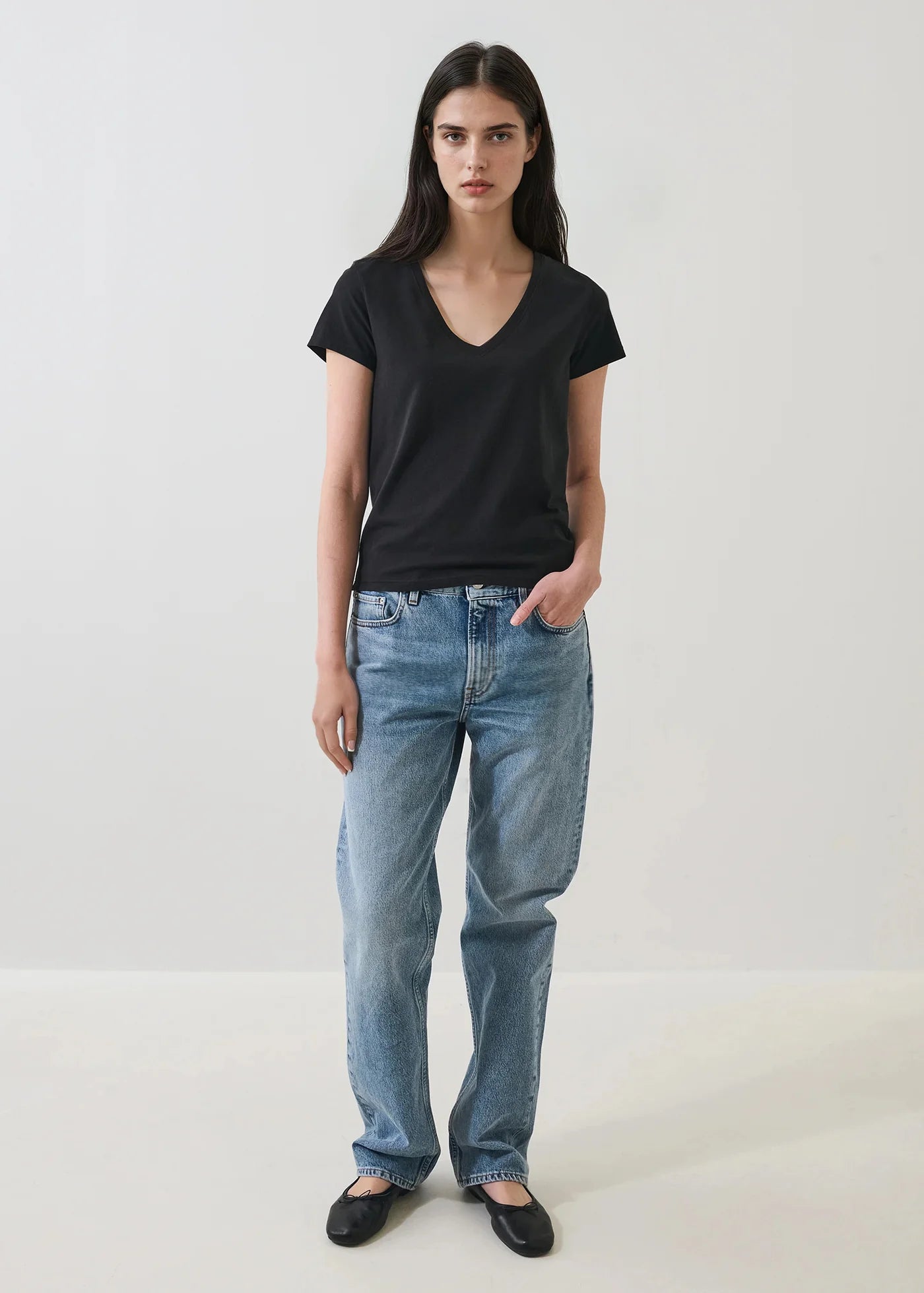 Patrick Assaraf Iconic Pima Stretch Fitted V Neck W95V02