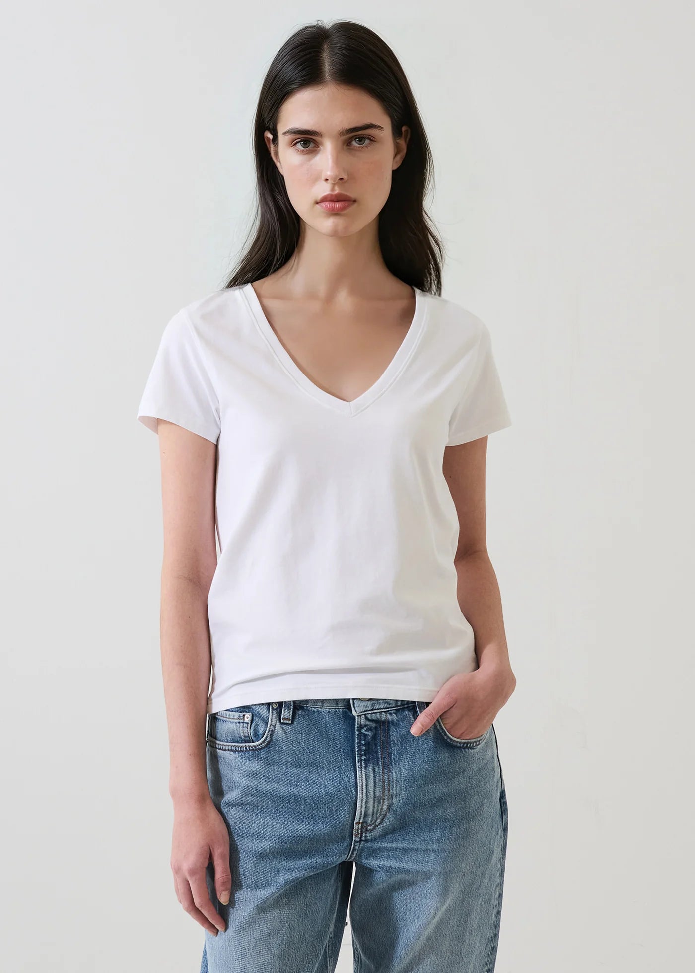 Patrick Assaraf Iconic Pima Stretch Fitted V Neck W95V02