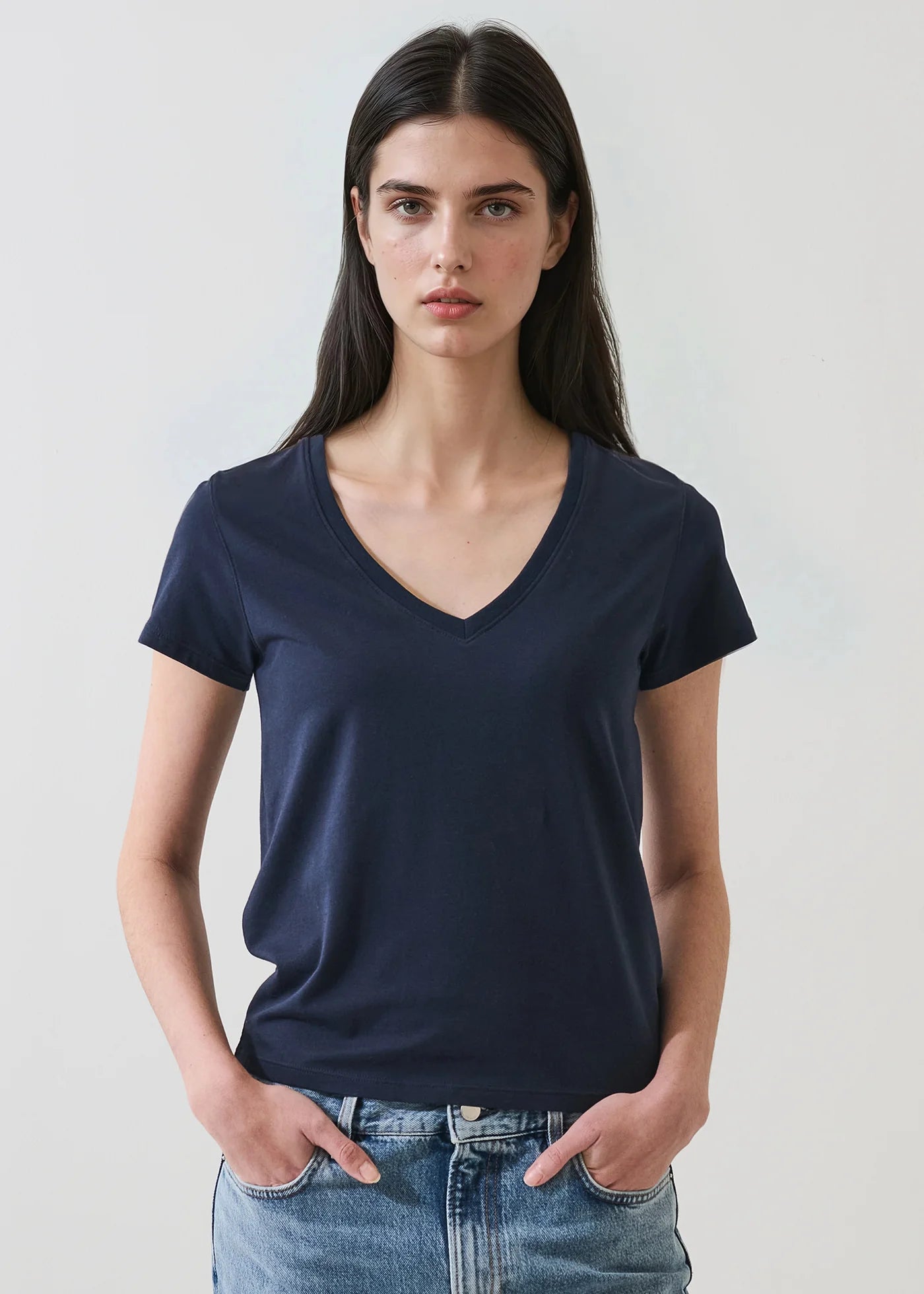 Patrick Assaraf Iconic Pima Stretch Fitted V Neck W95V02