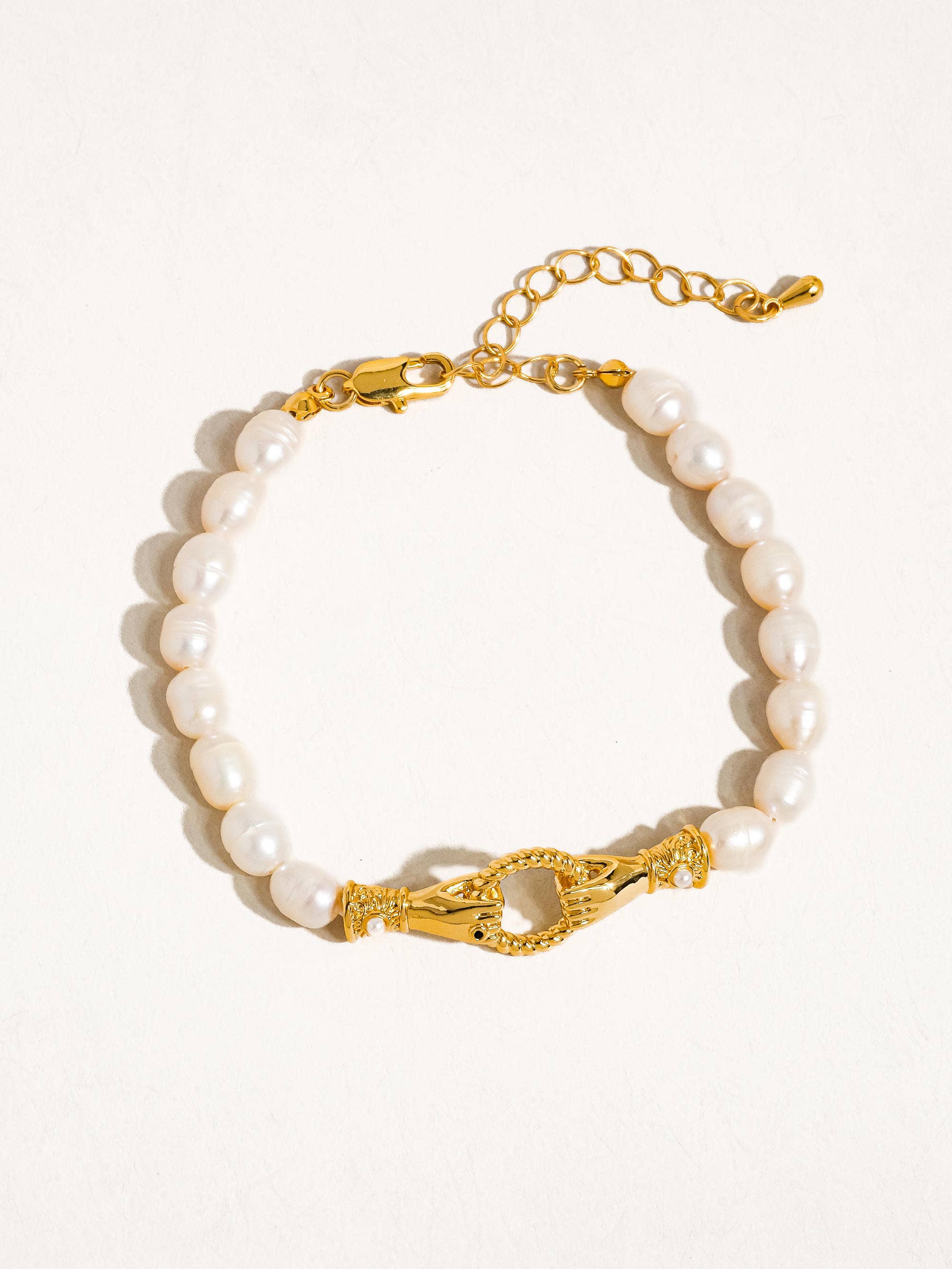 Flanerie Everleigh 18K Gold Pearl Hands Hoop Bracelet