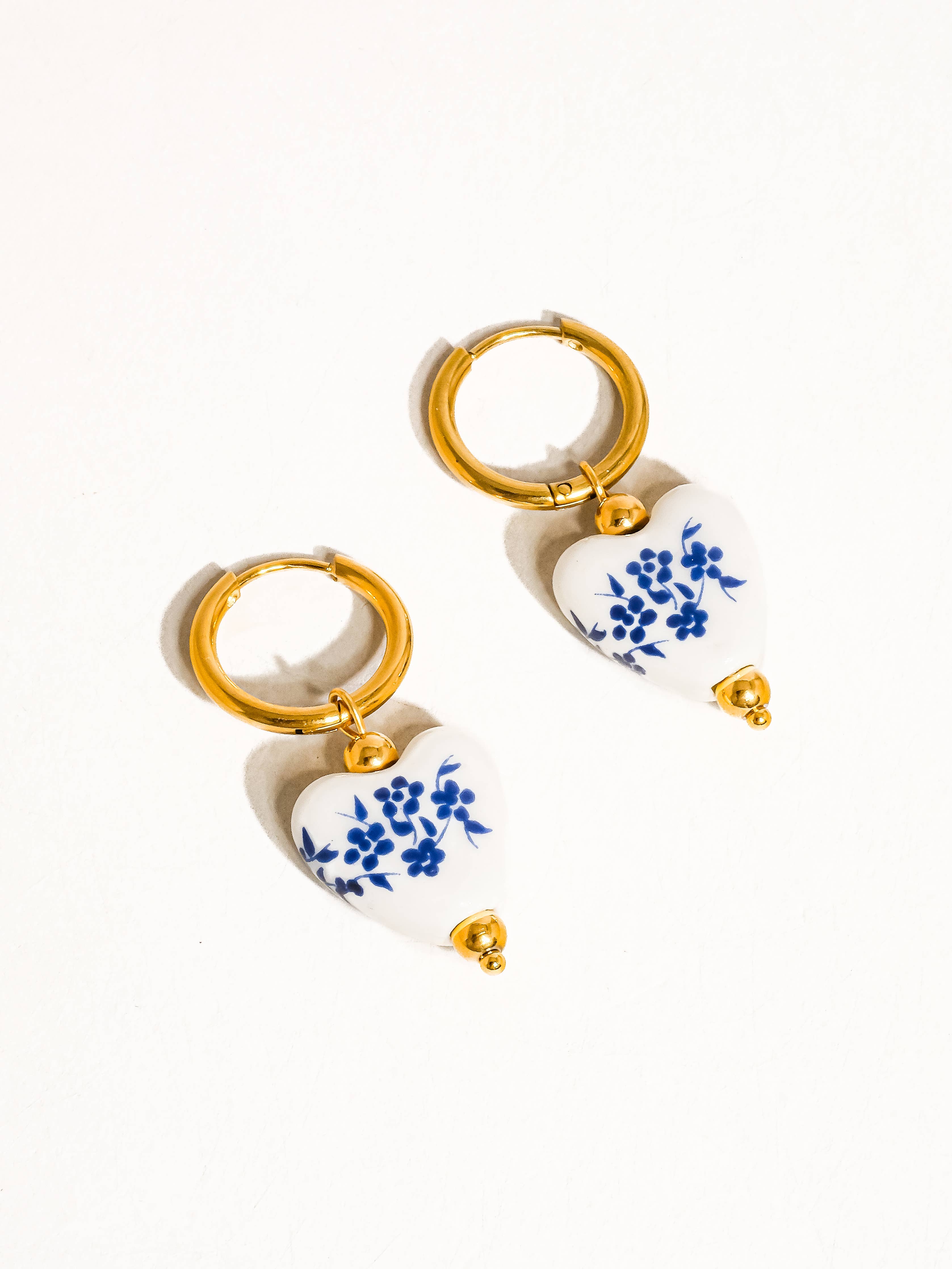 Flanerie Yun 18K Gold Non-Tarnish Ceramic Floral Heart Earring