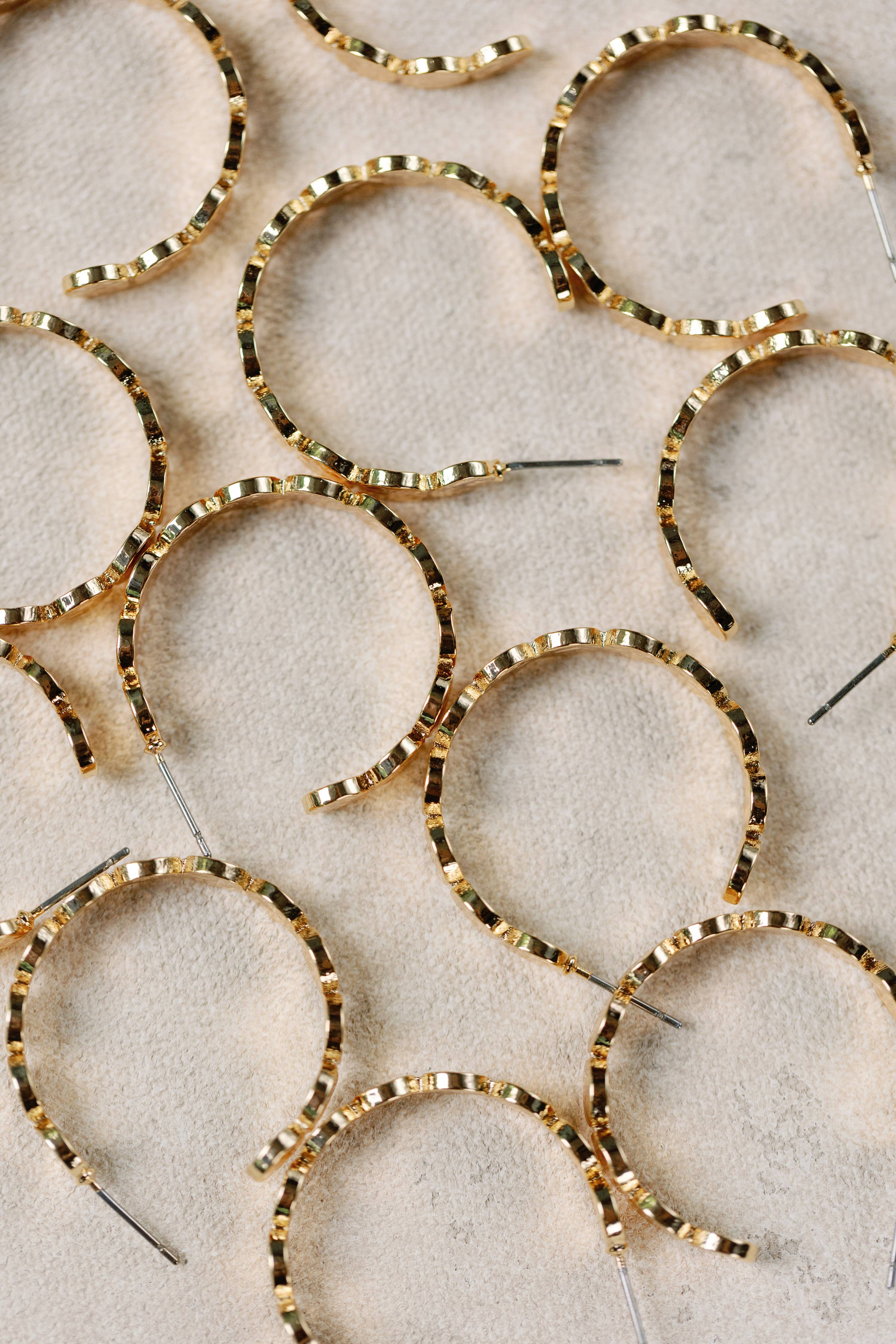 St Armands 1 Inch Hammered Gold Scalloped Hoop Earrings