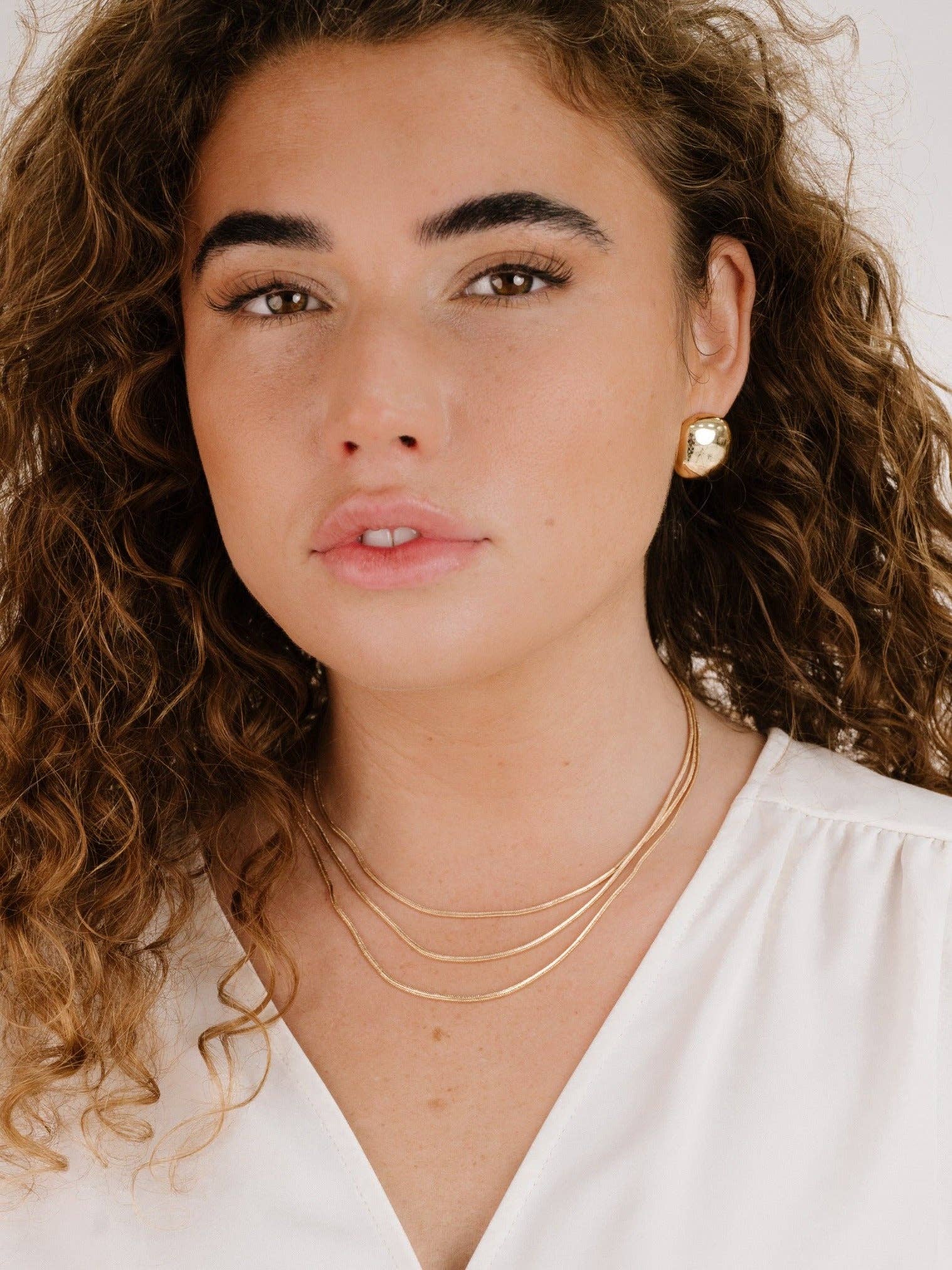 Ettika Minimal Curved Square Stud Earrings