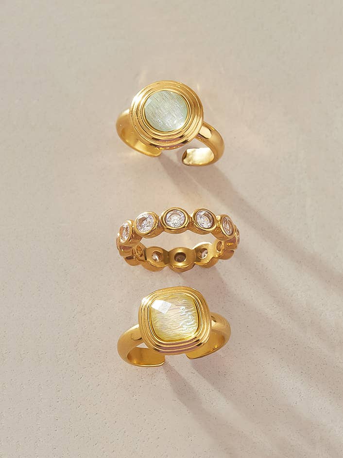 Flânerie Eliza 18K Gold Vintage Square Ring