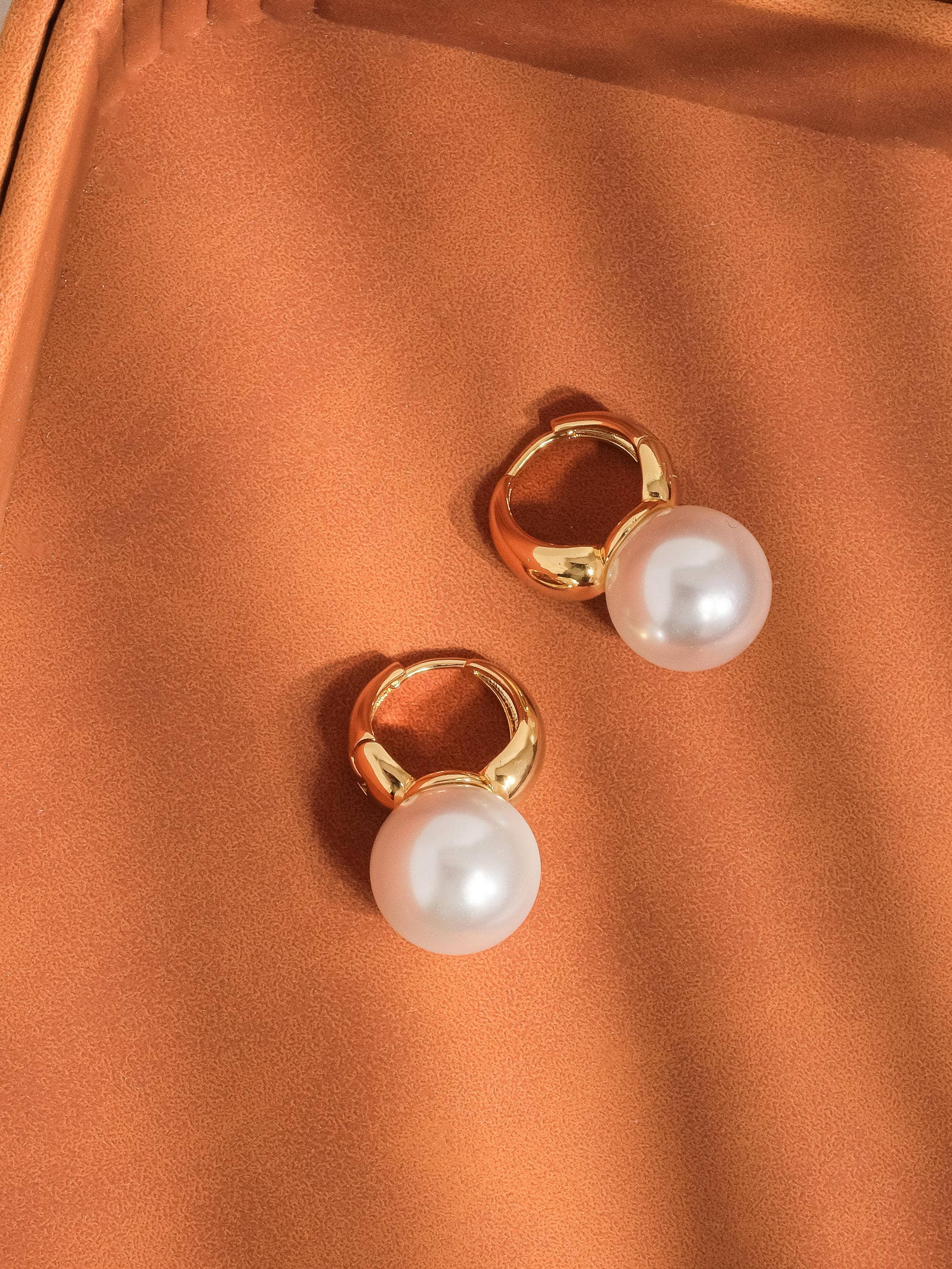 Flanerie Reine 18K Gold Classic Pearl Earring