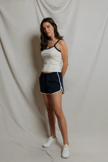 Perfect White Tee Leo Pureform Sporty Short