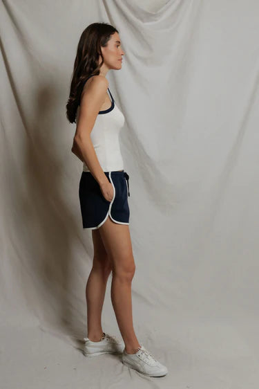 Perfect White Tee Leo Pureform Sporty Short