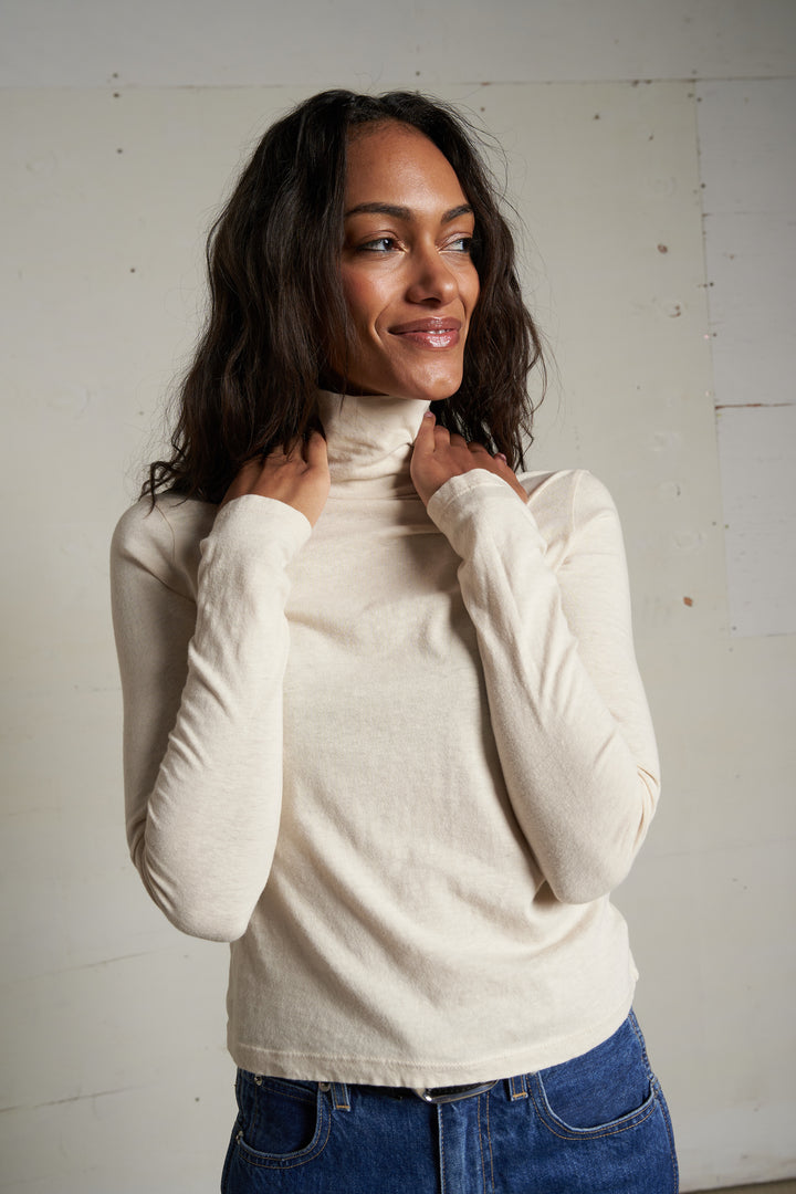 Perfect White Tee Cindy Recycled Cotton Turtleneck