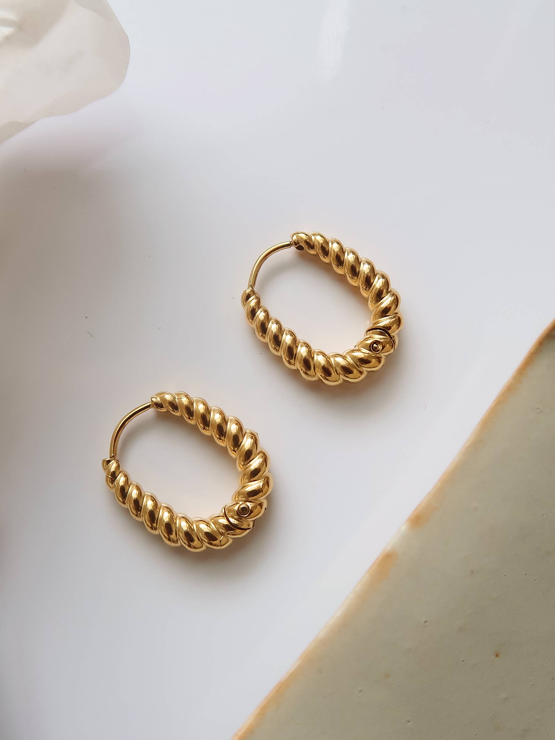Flânerie Cere 18K Gold Twisted Hoop Earrings