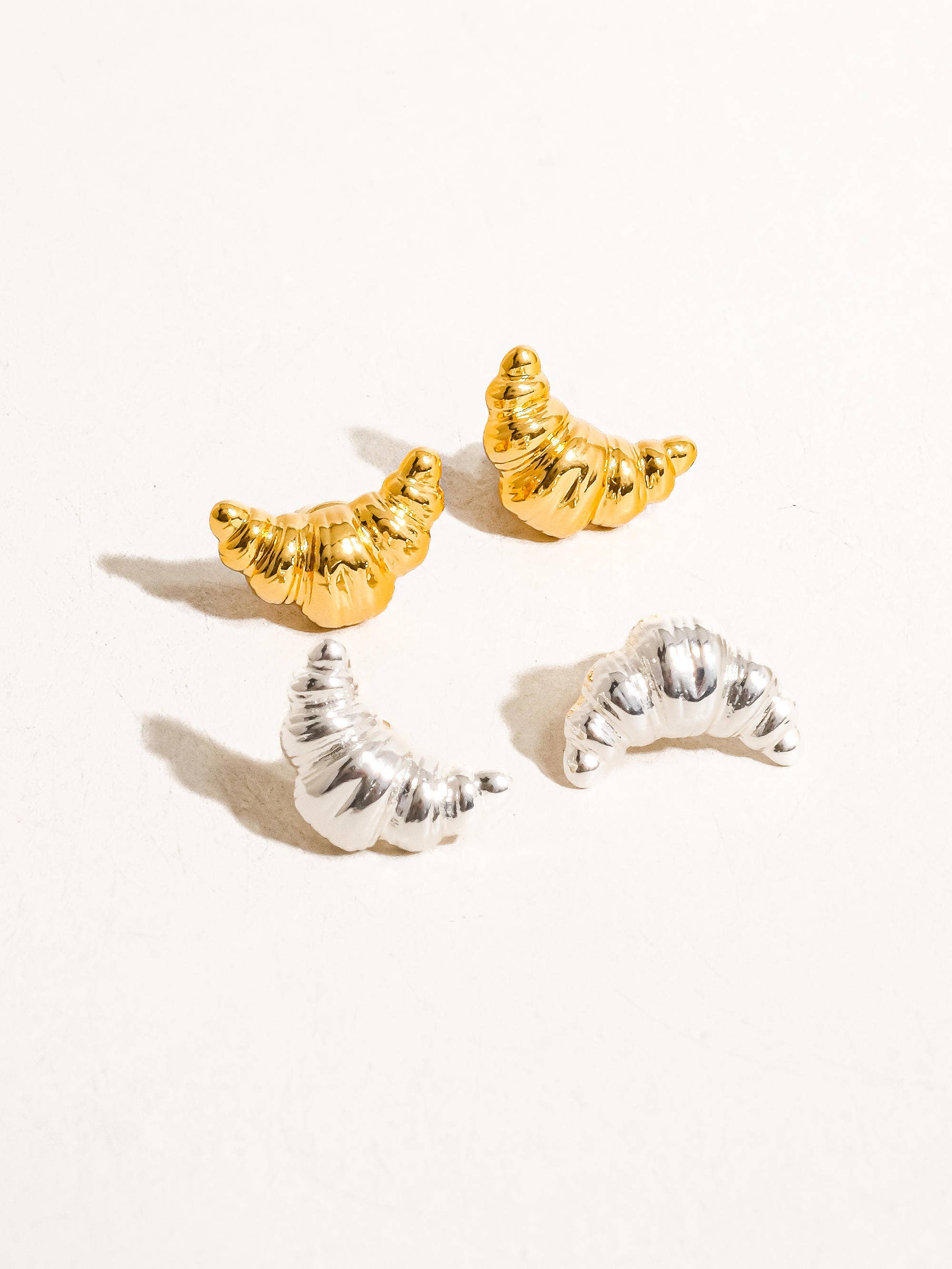 Flanerie Gaëlle 18K Gold Petite Croissant Stud