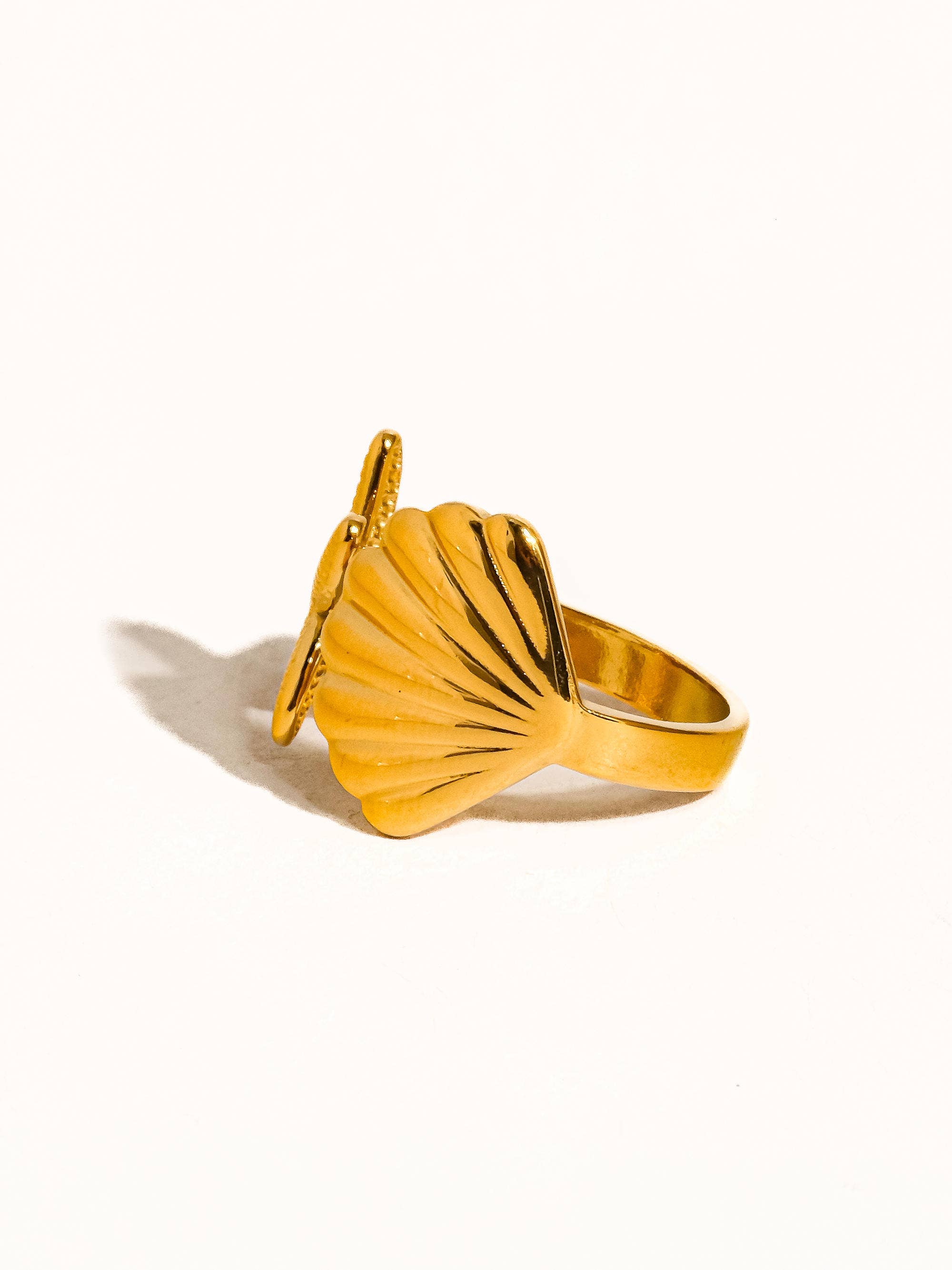 Flanerie Étoilé 18K Gold Non-Tarnish Star and Shell Ring