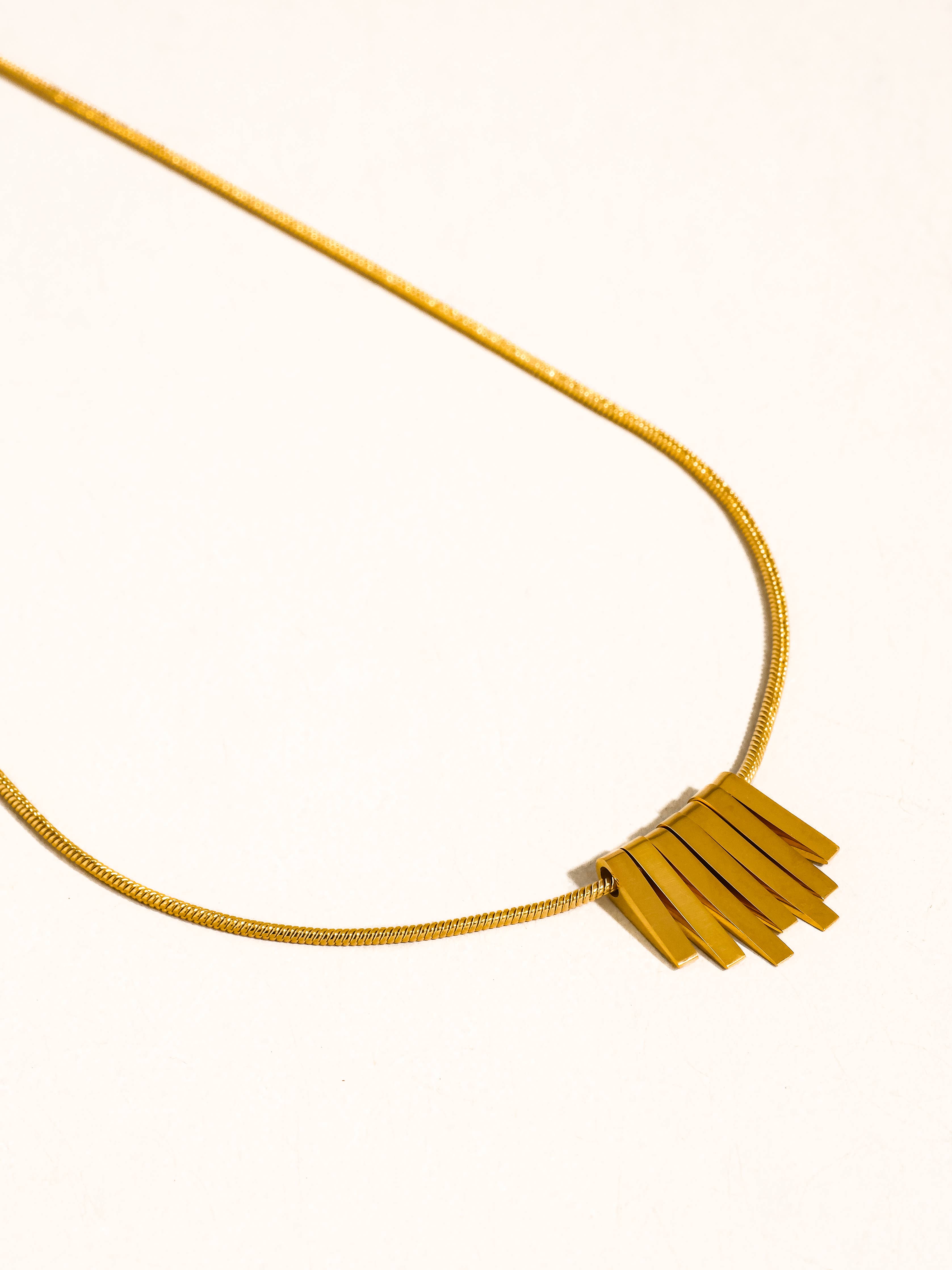 Flânerie Lorraine 18K Gold Non-Tarnish Minimalist Bar Necklace