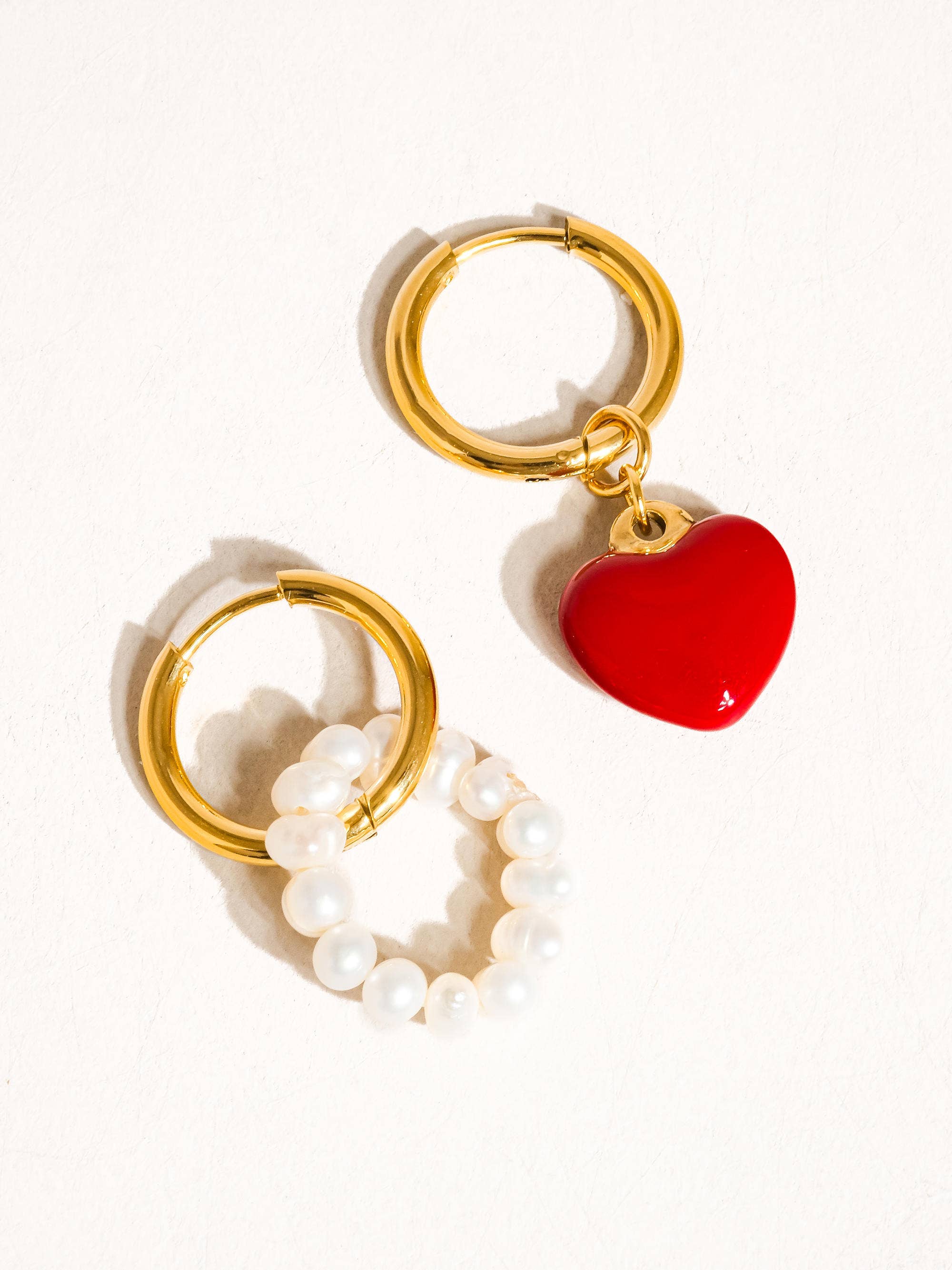 Flanerie Euphrasie 18K Gold Non-Tarnish Mismatch Heart Pearl Earring