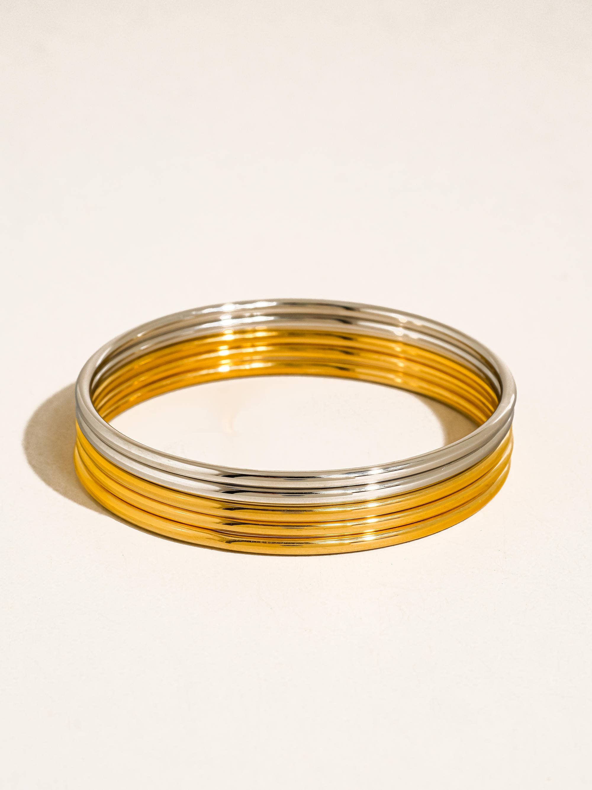 Flânerie Olyss 18K Gold Classic Thin Bangle Set