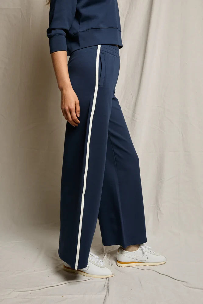 Perfect White Tee Mikos Wideleg Sweatpants