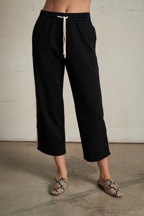 Perfect White Tee Claud Travel Track Pant