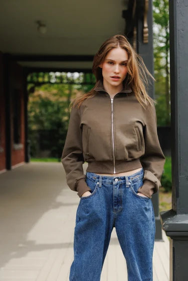 Perfect White Tee Milana Sweatshirt