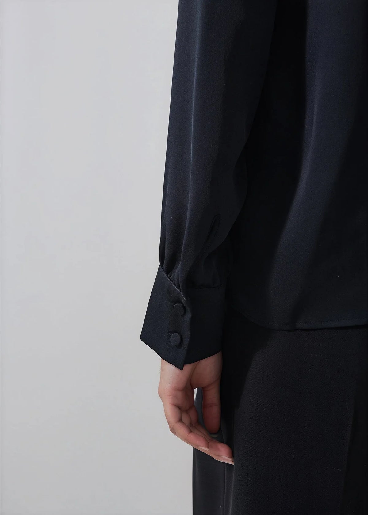 Patrick Assaraf Long Sleeve Silk Lapel Blouse W47D11