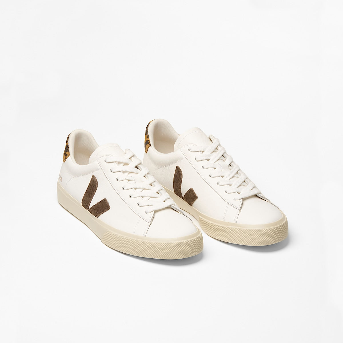 Veja Campo Leather White Camel Wild Country top view