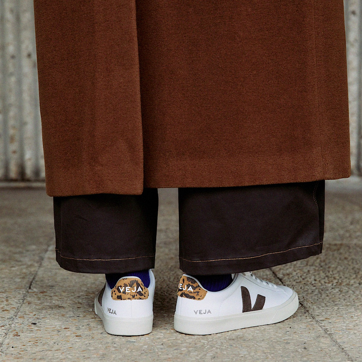 Veja Campo Leather White Camel Wild Country detail view