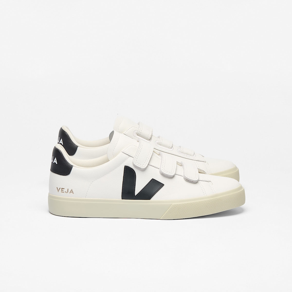 Veja Recife Leather Extra-White Black lateral view