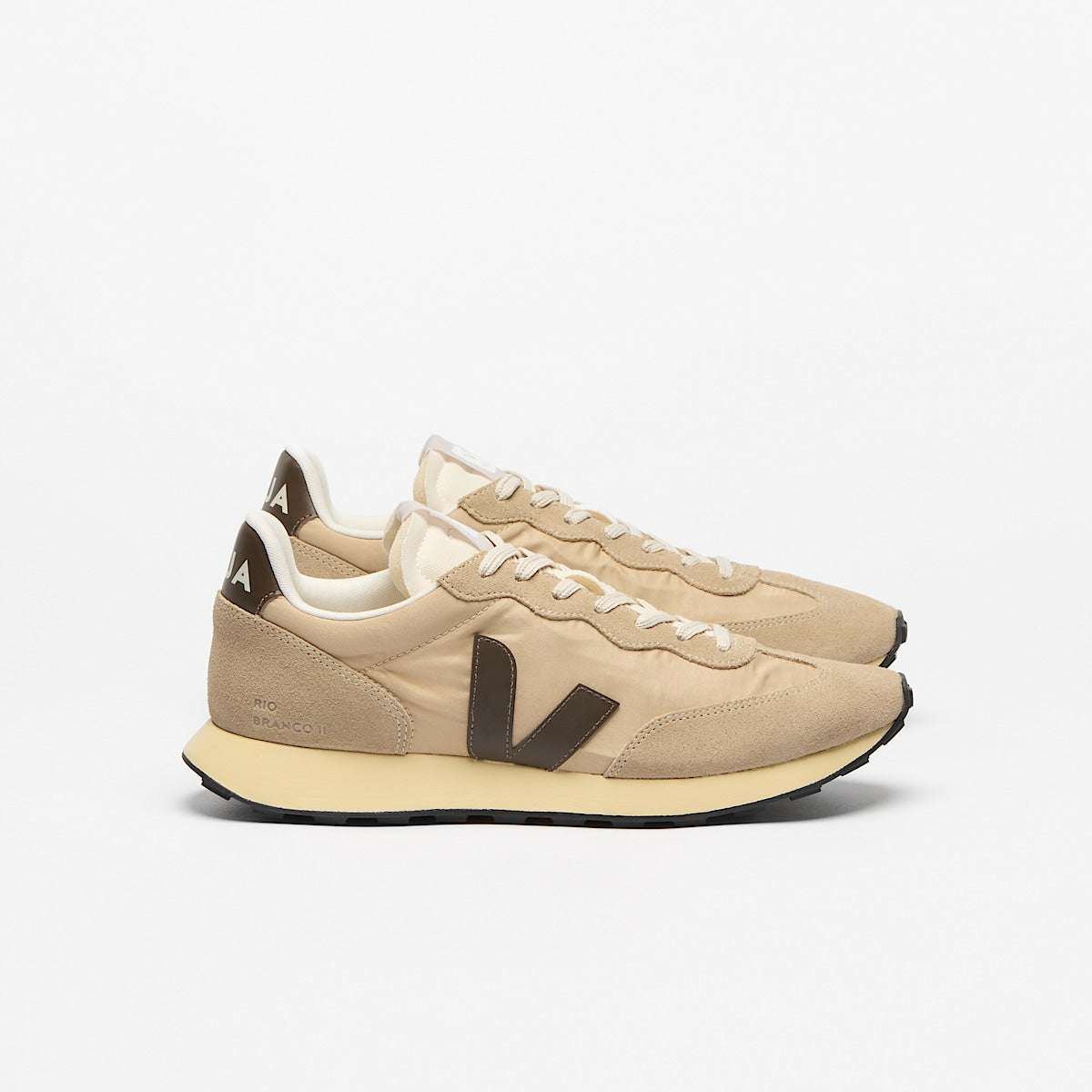 Veja Rio Branco II Light Nylon Almond Sahara Eagle lateral view
