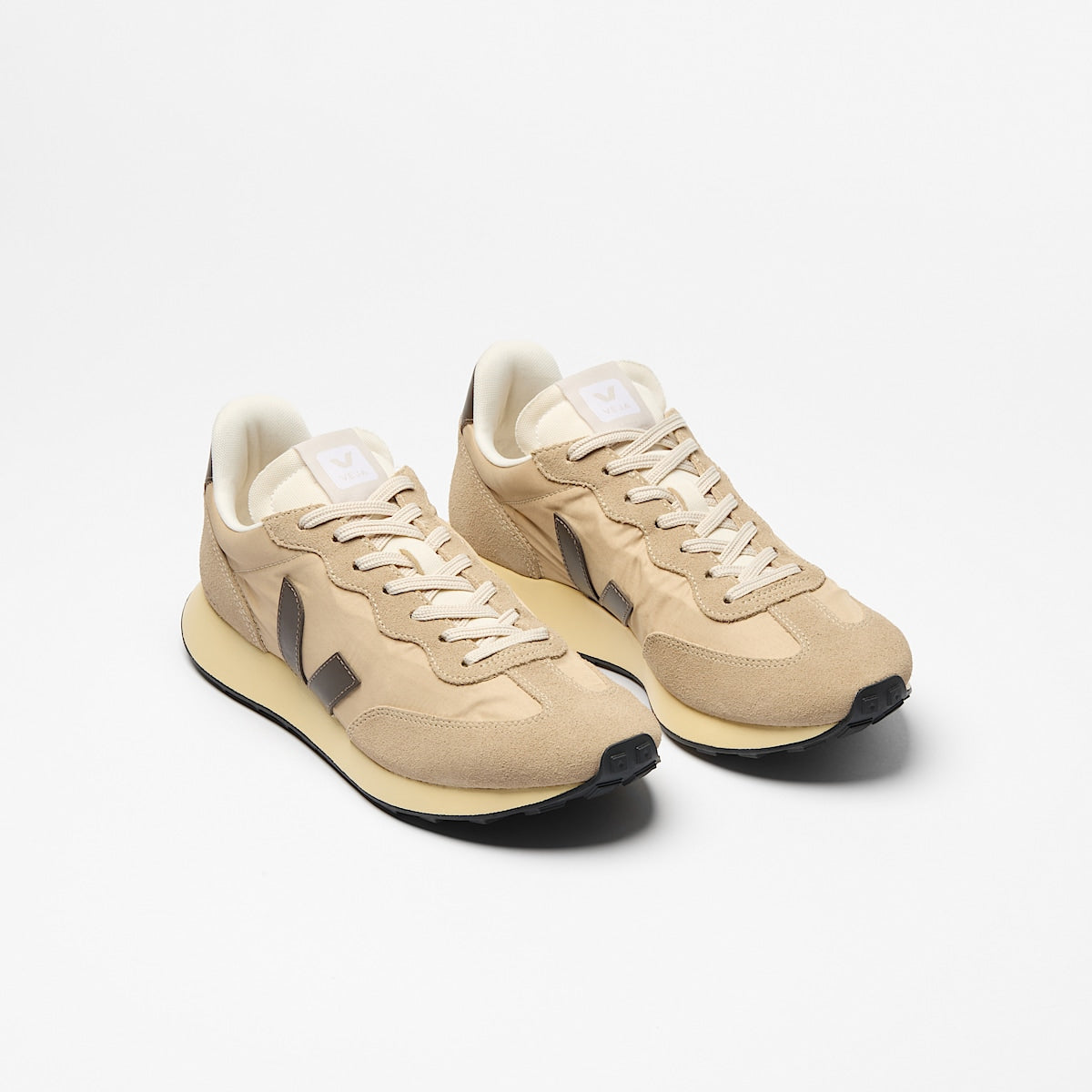 Veja Rio Branco II Light Nylon Almond Sahara Eagle top view