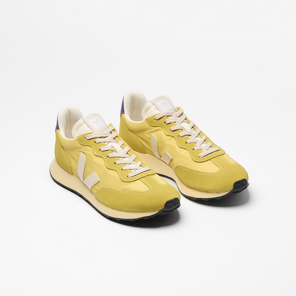 Veja Rio Branco II Light Nylon Liquor Pierre Purple top view