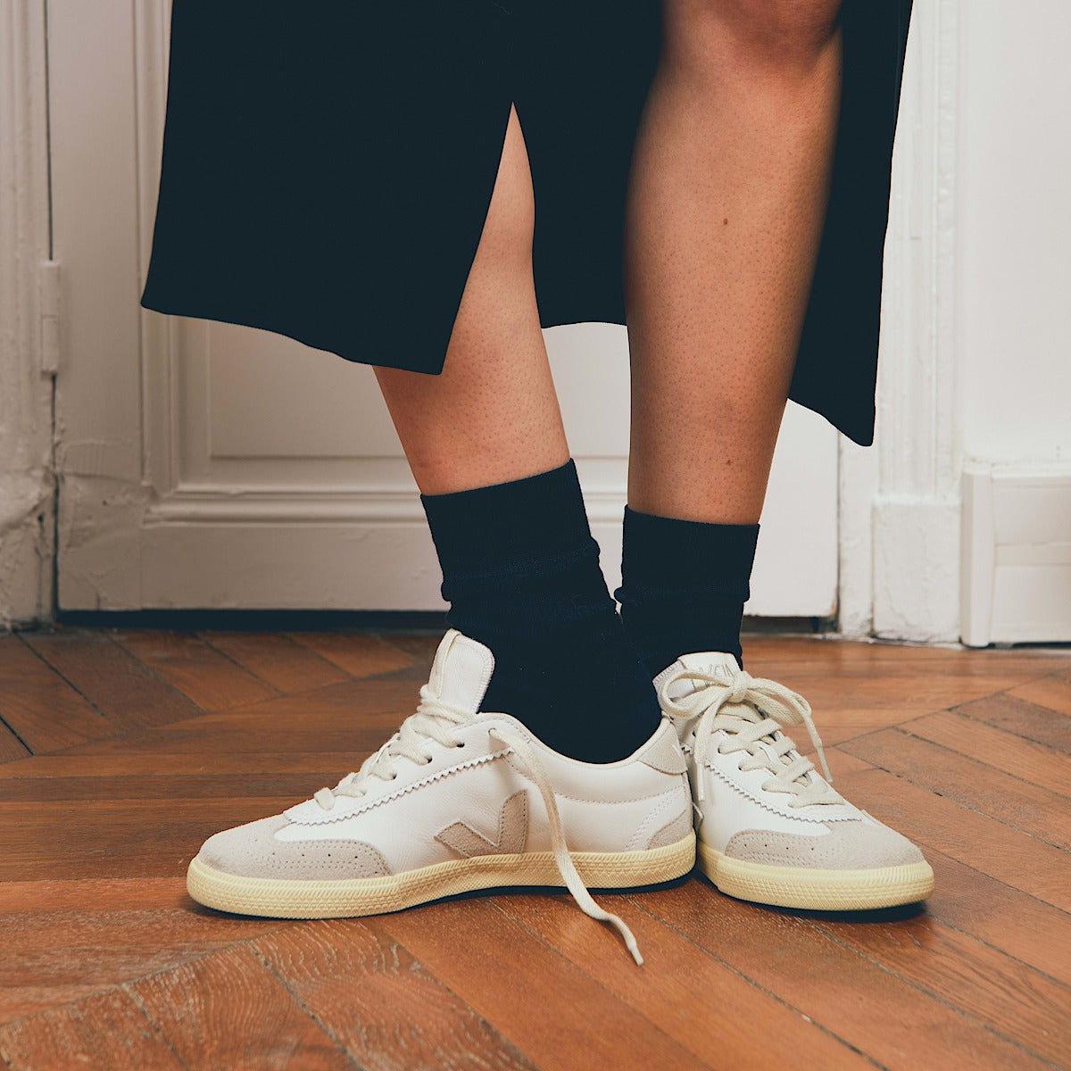 Veja Volley O.T. Leather White Natural detail view